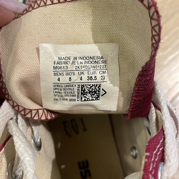 Hi Top Converse Wine Colour - Picture 2 of 2